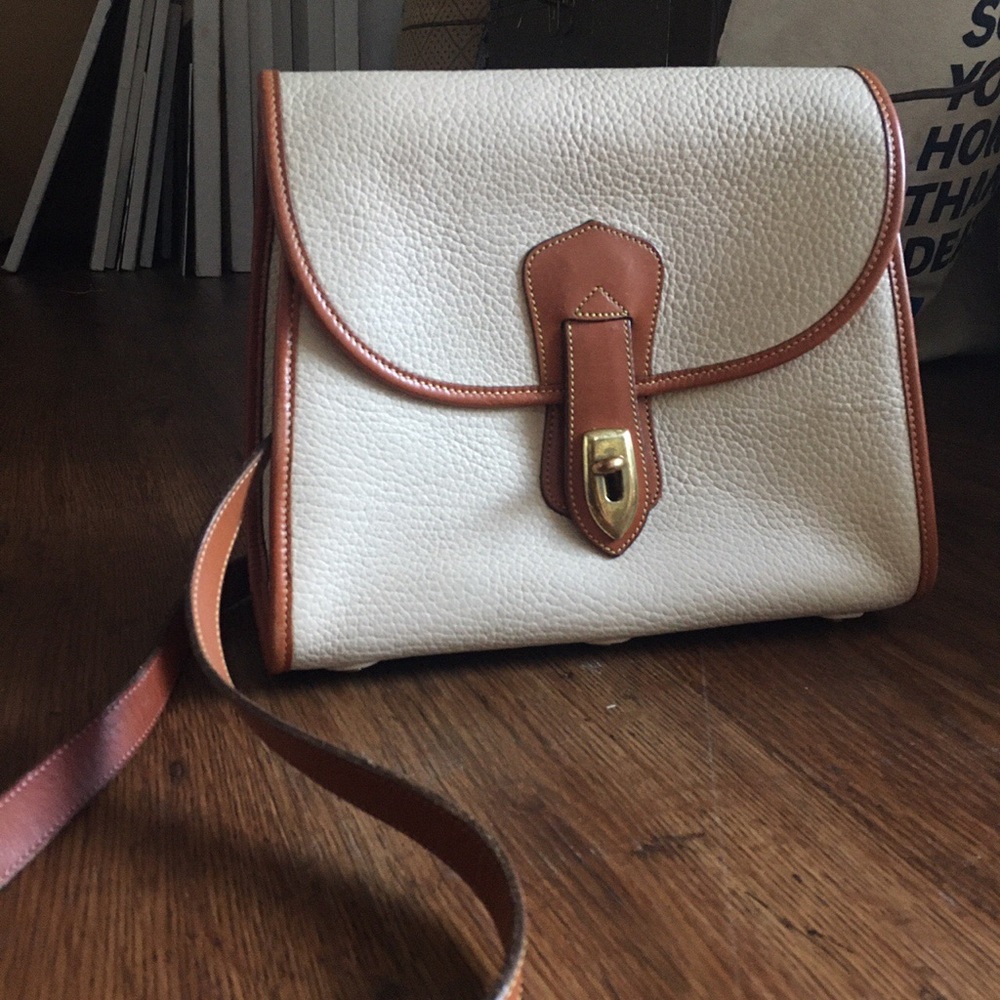 Dooney & bourke essex crossbody bag